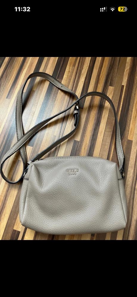 Kabelka guess, guess