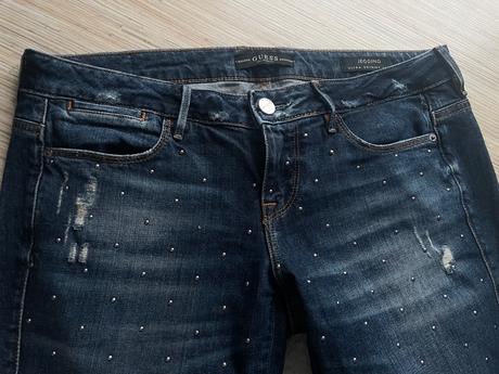 Tmavomodre vybijane rifle guess, guess,28