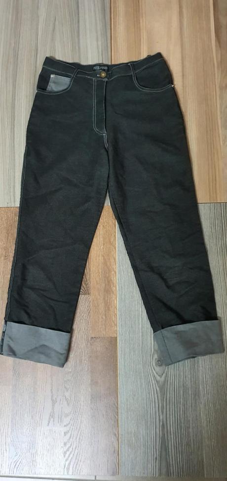 Trojstvrtove nohavice, 40