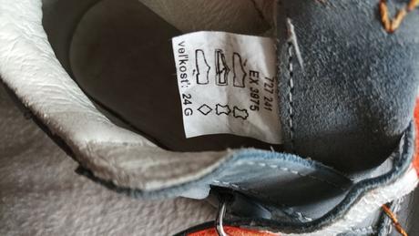 Sivé kožené kotníkové topánky v.24, 24