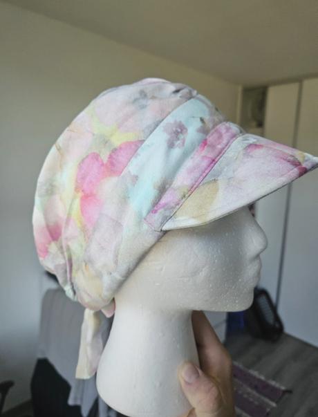 60-šatka so šiltom, 