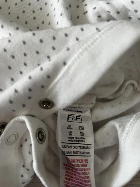 2 rovnaké biele body s jemným vzorom, f&f,74