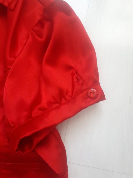 Pružná lesklá blúzka, v. 36, s