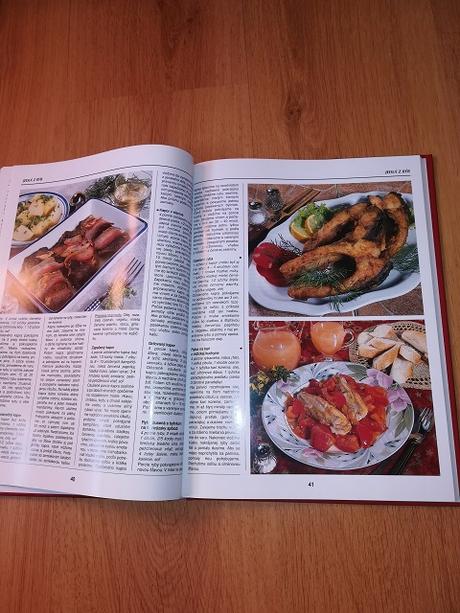 Veľká hrnčeková kuchárka,