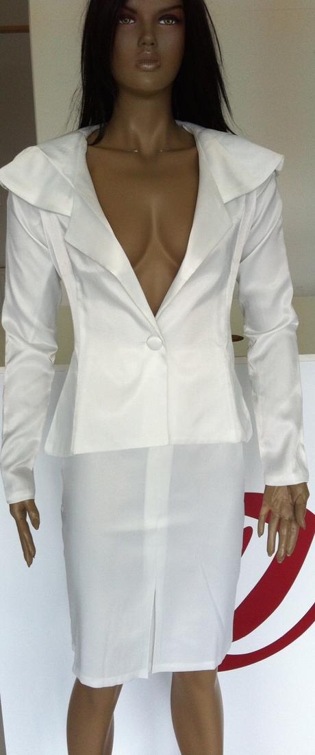 Luxusny kostymcek, s