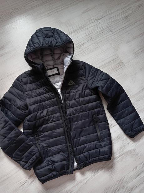 Vetrovka, reserved,146