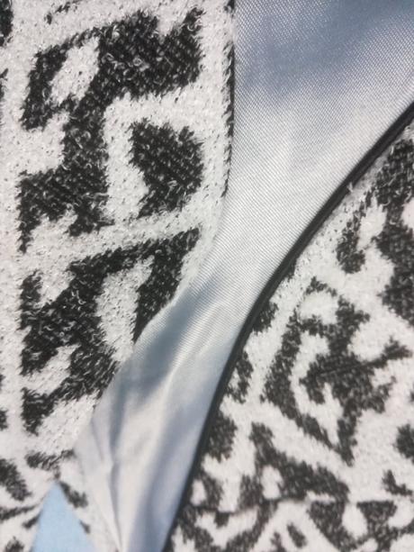 Krásne vzorované šaty, 46