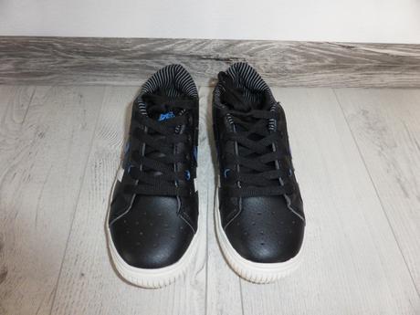 Nenosené tenisky boyz, 32