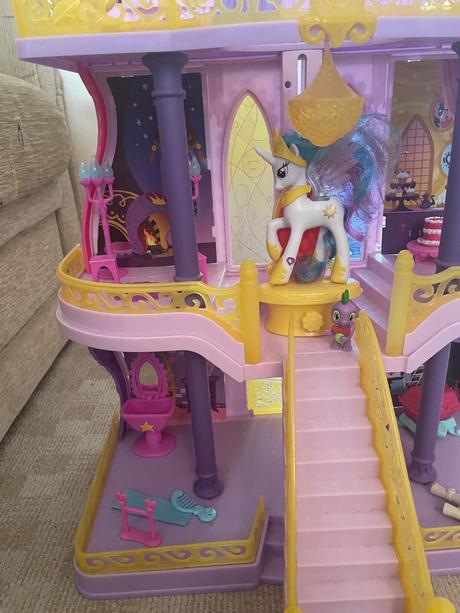 My little pony hrad canterlot,