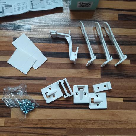 Bezpečnostné detské poistky prvky rohy lepky,