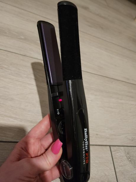 Malá žehlička na vlasy babyliss pro, 