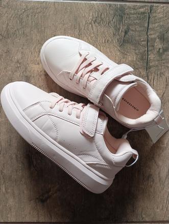 Nenosené tenisky, reserved,35