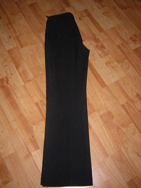 Elegantné nohavice na nižšiu postavu, s