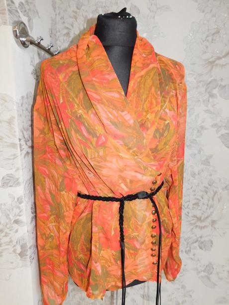 Velmi pekna bluzka, 42