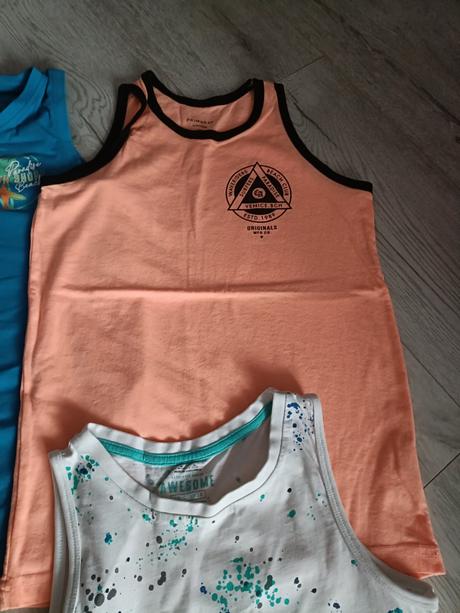 6ks triciek bez rukavu, chapter young,140