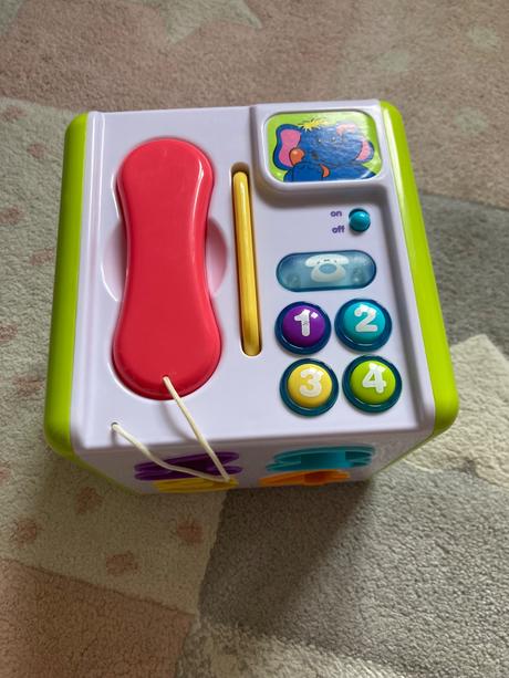 Interaktívna kocka, telefón, 