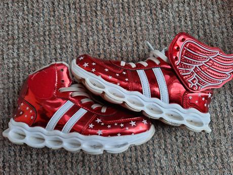 Svietiace topanky, 32