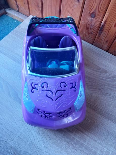 Autíčko pre bábiky, 