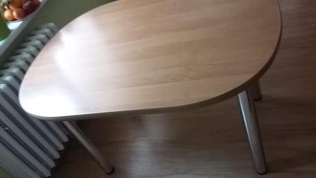 Velky kuchynsky ovalny stol - farba ceresna,