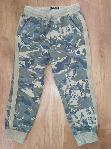 Maskacove teplaky, reserved,104