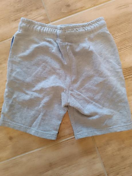 Šortky, f&f,116