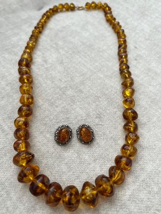 Jantarova starozitna sada,