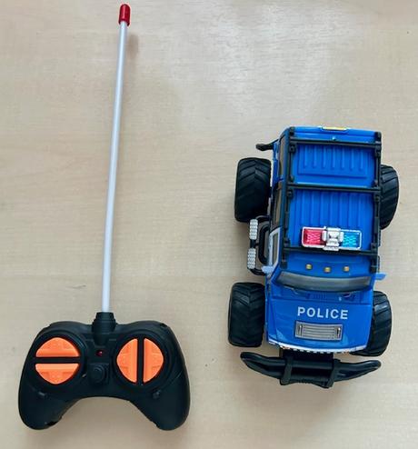 Autíčko na ovladanie,