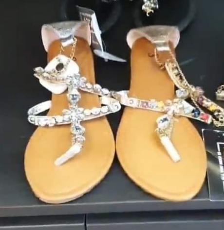 Sandálky s kamienkami, 38