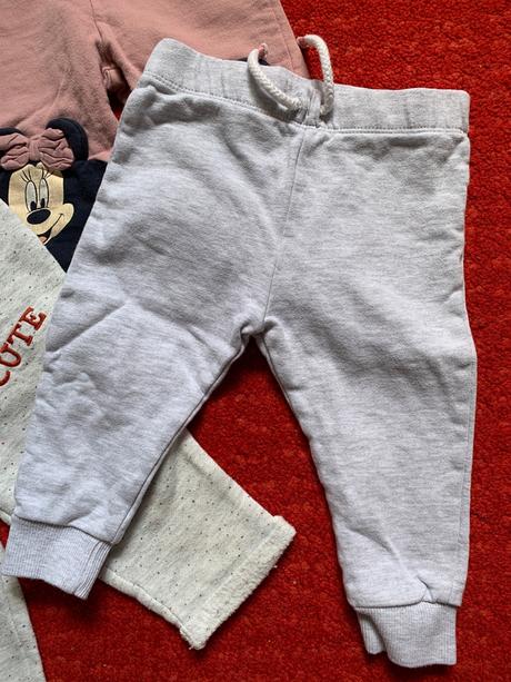 4 ks tepkaky a 1 leginy, c&a,74