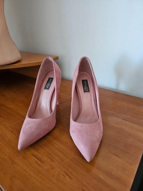 Slávnostné lodičky, 39