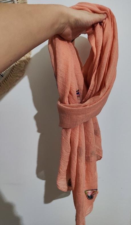 Šatka so srdiečkami, 