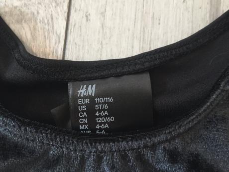 Dievčensky kostym kostra 4-6 rokov,