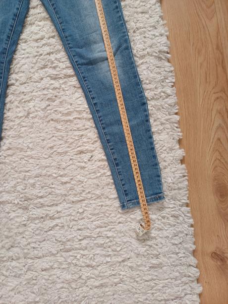 Dámske rifle bledomodrej farby, 28