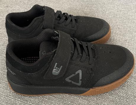 Cyklistické topánky leatt 2.0 junior black, 32