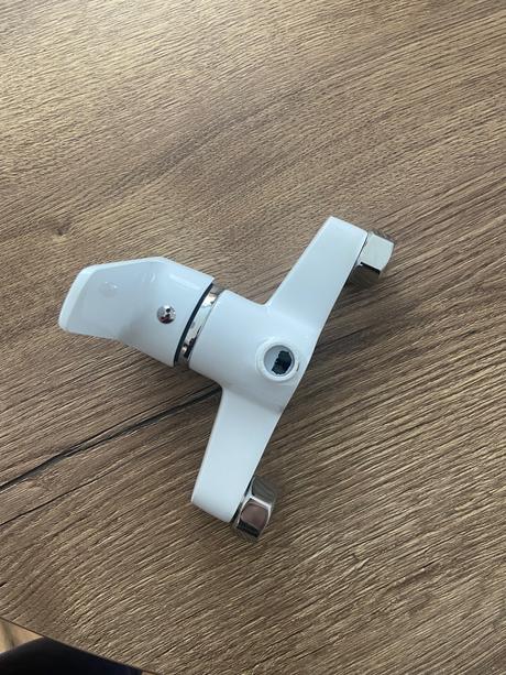 Biela sprchová batéria, 