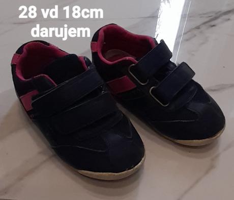 Darujem tenisky, 28