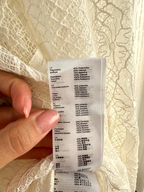 Čipkované šaty od francúzskej značky maje, s