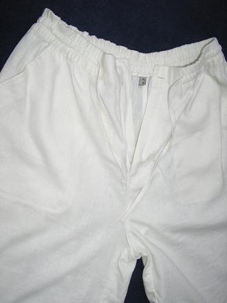 1385.biele 3/4 nohavice, xxl