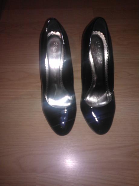 Elegantne topanocky cierne so zlatym podpatkom, women'secret,40