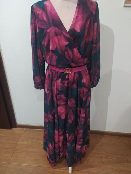 Kvetovane spoločenské šaty, 38