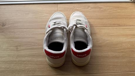Botasky, levis,35