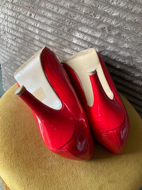 Červené lakované lodičky, 39