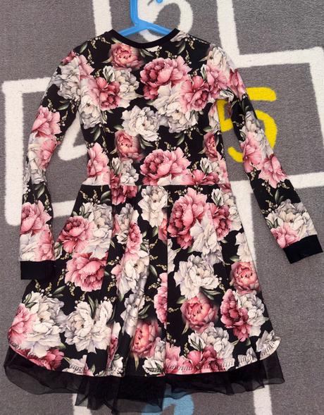 Šaty s volánom v.122/128 handmade top stav, 128