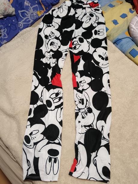 Mickey leginy už aj s poštou, l