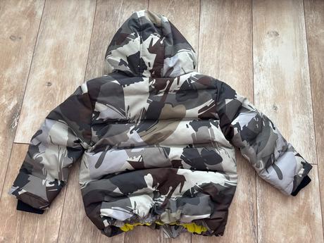 Zimna bunda reserved 122, reserved,122