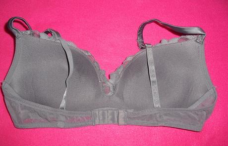 Bezkosticova formujuca podprsenka, 80c