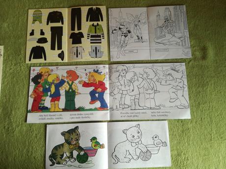 Kinder šmoulovia mix , stikeez ...,