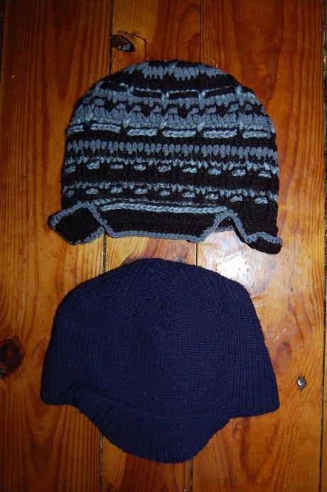 Čiapky 2ks cena spolu, 92