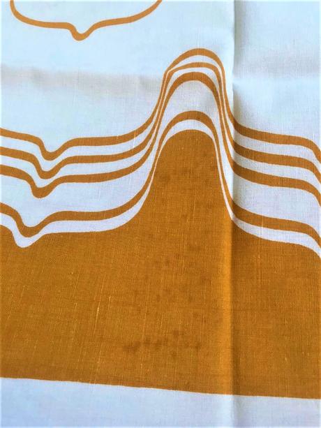 Kvalitný ľanový obrus,