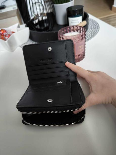 Peńaženka calvin klein - predane, calvin klein